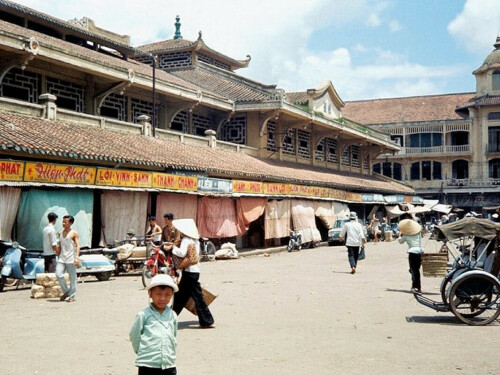 1967---this-is-the-market-in-cholon-the-chinese-district-of-saigon_8455549817_o.md.jpg