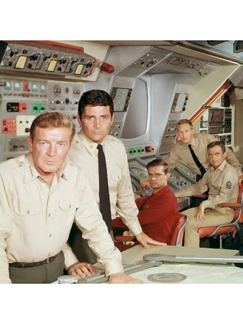crew-of-the-submarine-SSRN-Seaview.png
