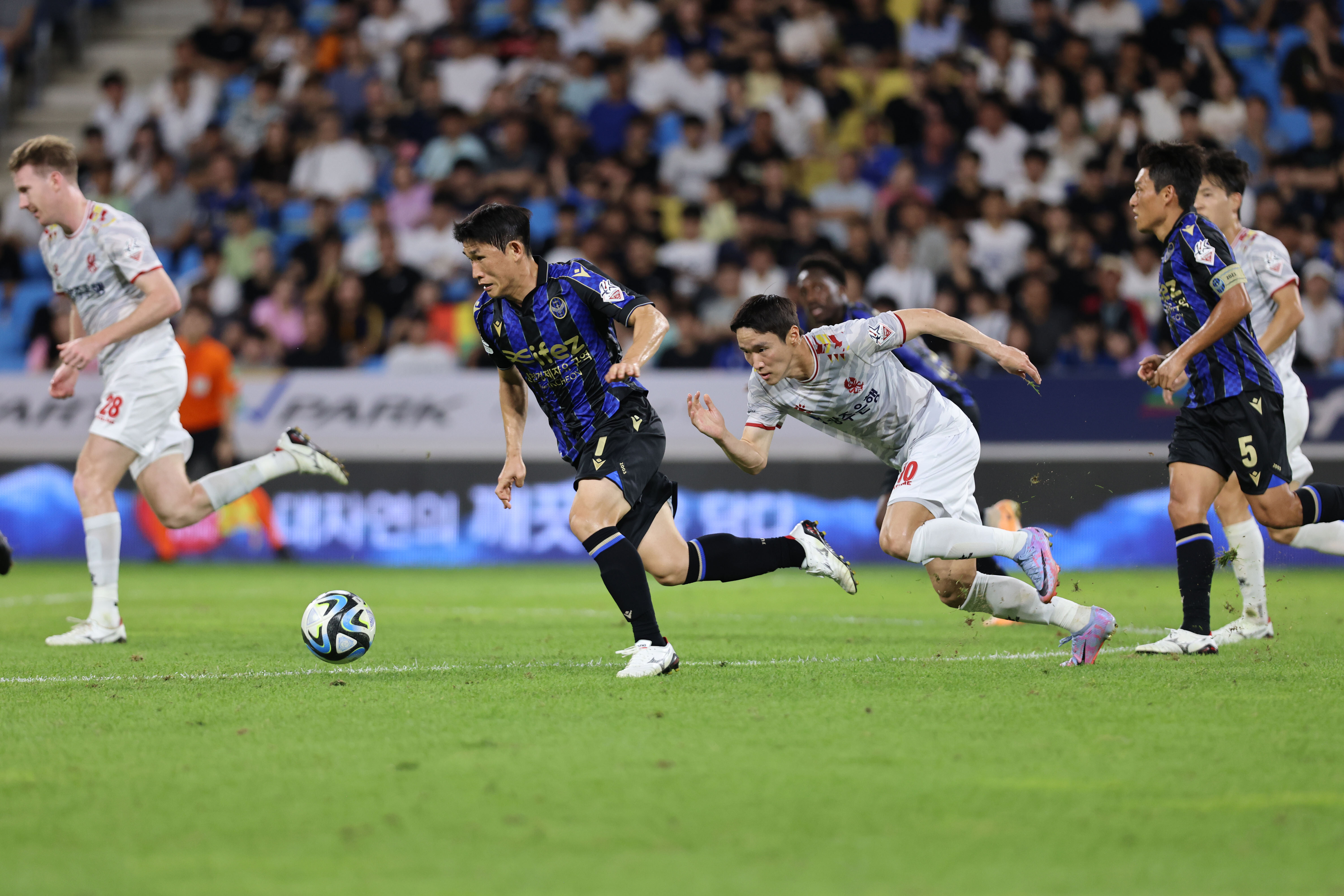 Nhận định, soi kèo Gimcheon Sangmu FC vs Gwangju Football Club, 17h30 ngày 17/3