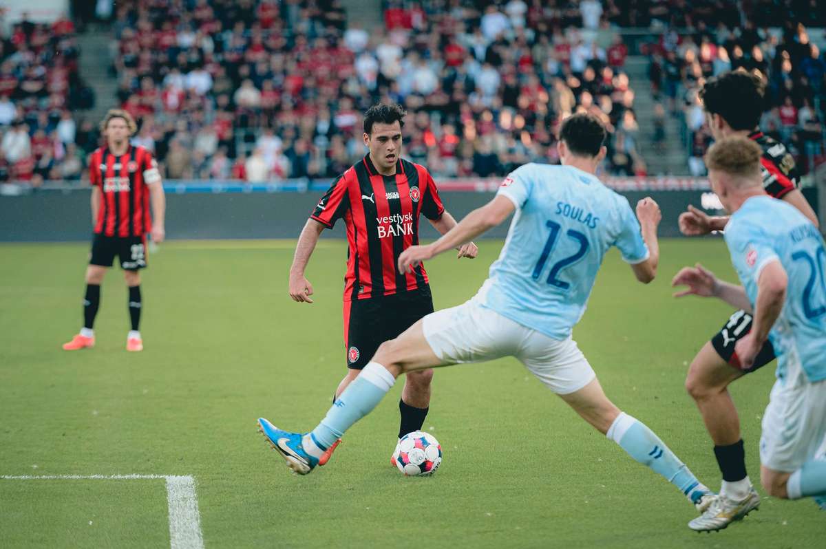 Nhận định, soi kèo Sonderjyske vs Midtjylland, 01h00 ngày 24/4