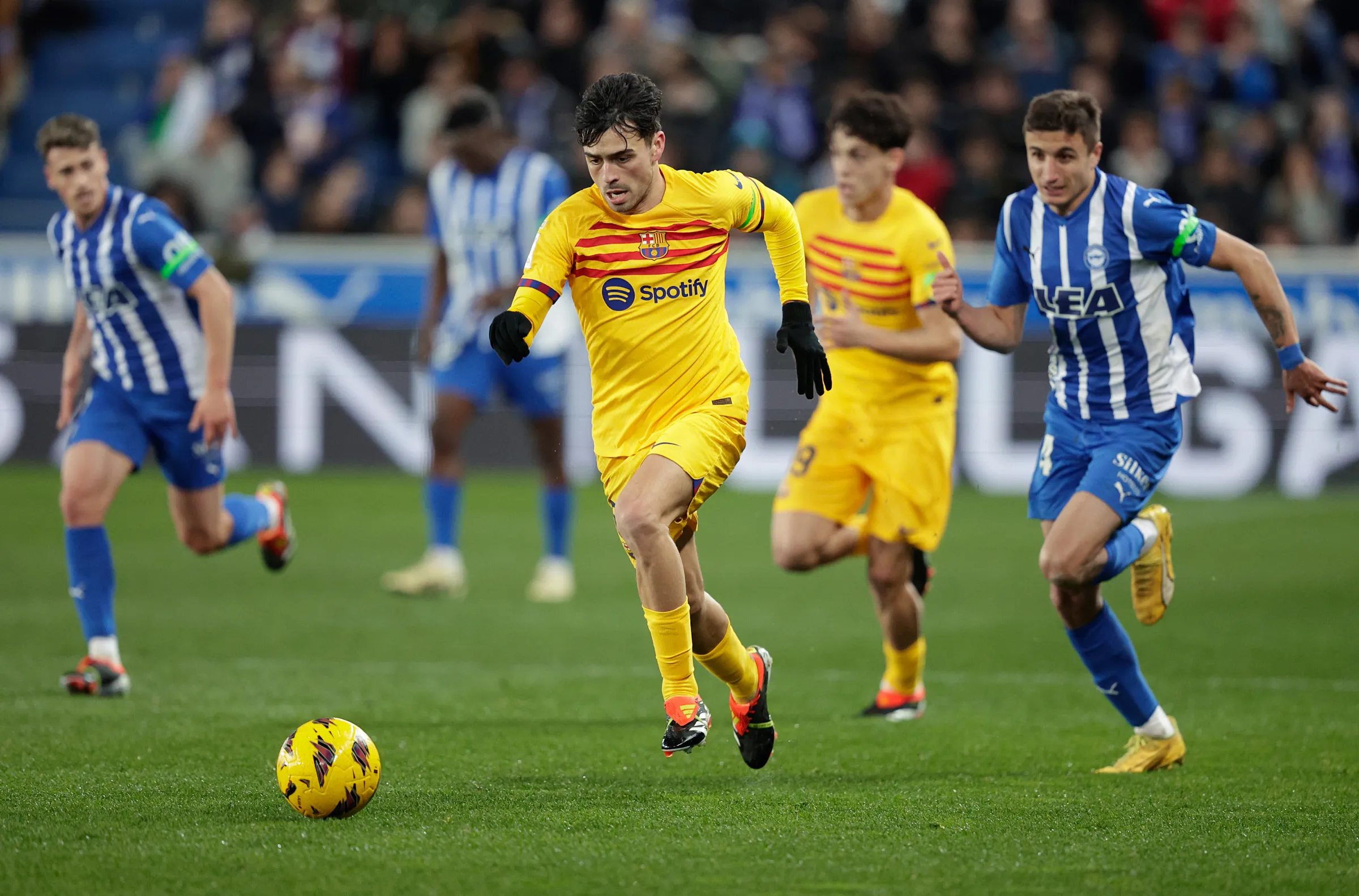Nhận định, soi kèo Alaves vs Barcelona, 02h30 ngày 14/5 